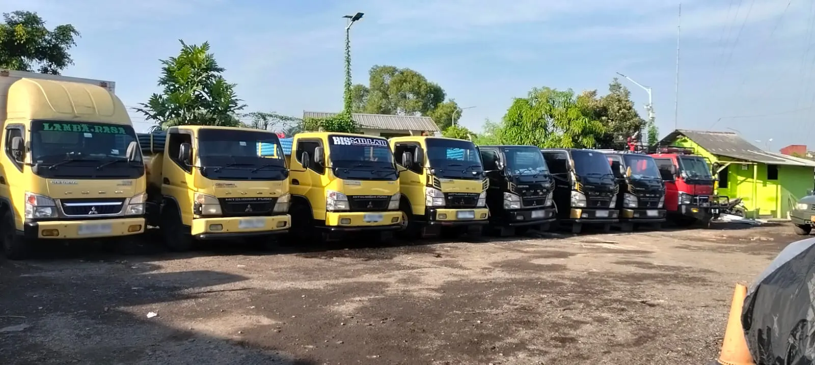Armada truk vakum Sedot WC Tuntas siap melayani Jakarta